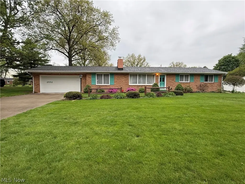 2552 Applegrove Nw Street, North Canton, OH 44720 - #1