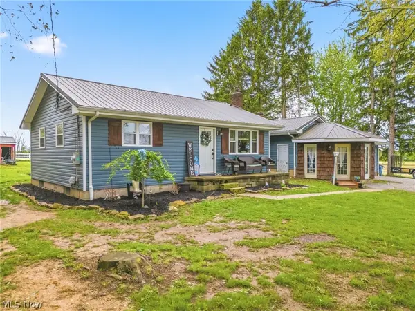 1477 E Garfield Road, New Springfield, OH 44443