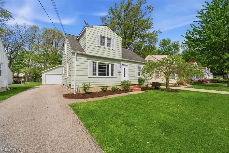 4276 Grove Avenue, Willoughby, OH 44094 - #2