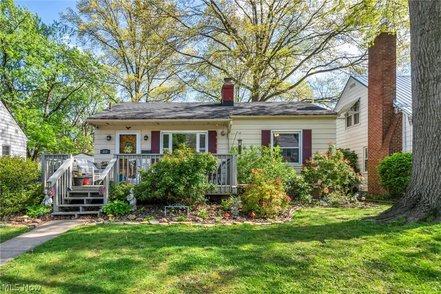312 Linwood Street, Cuyahoga Falls, OH 44221 - #2