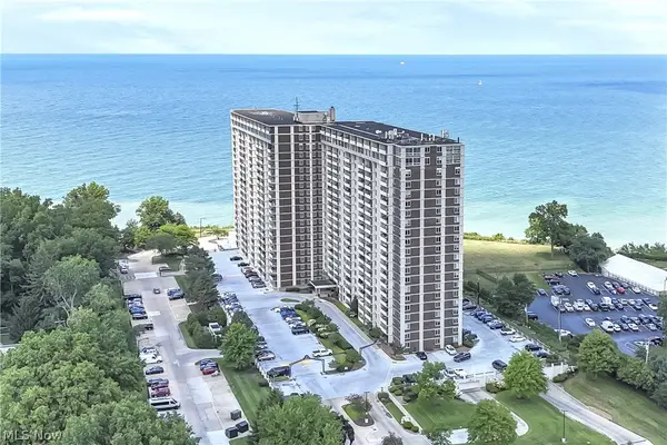 12900 Lake Avenue #812, Lakewood, OH 44107