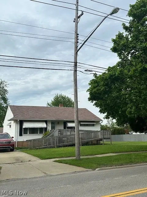 207 Forbes Road, Bedford, OH 44146