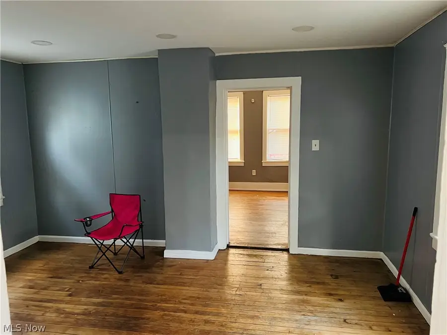 7605 Lawn Avenue, Cleveland, OH 44102 - #3