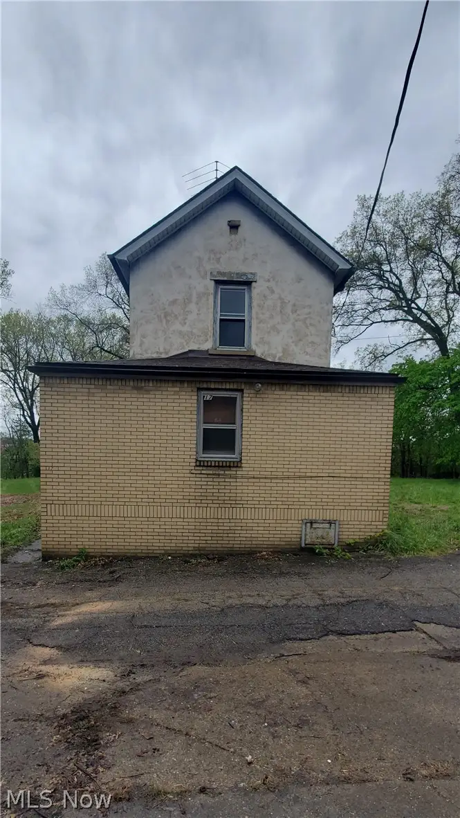 17 Oak Park, Youngstown, OH 44505 - #2