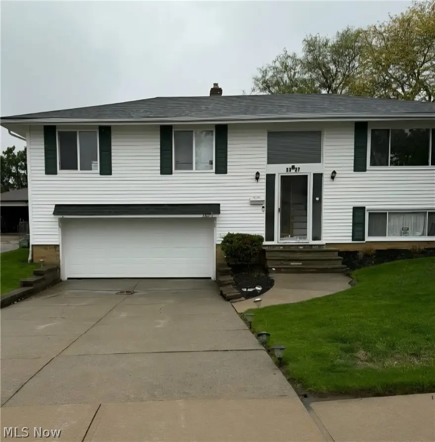 3327 Nottingham Drive, Parma, OH 44134 - #1