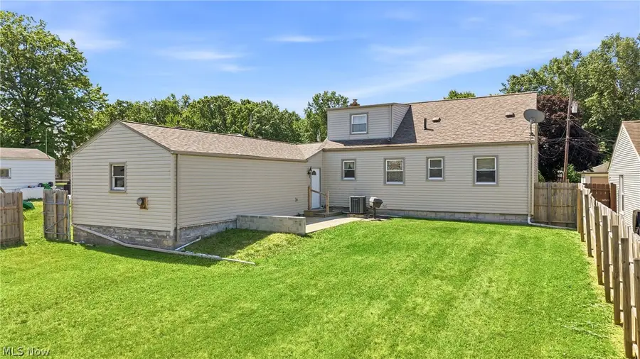 245 Manor Avenue, Struthers, OH 44471 - #3
