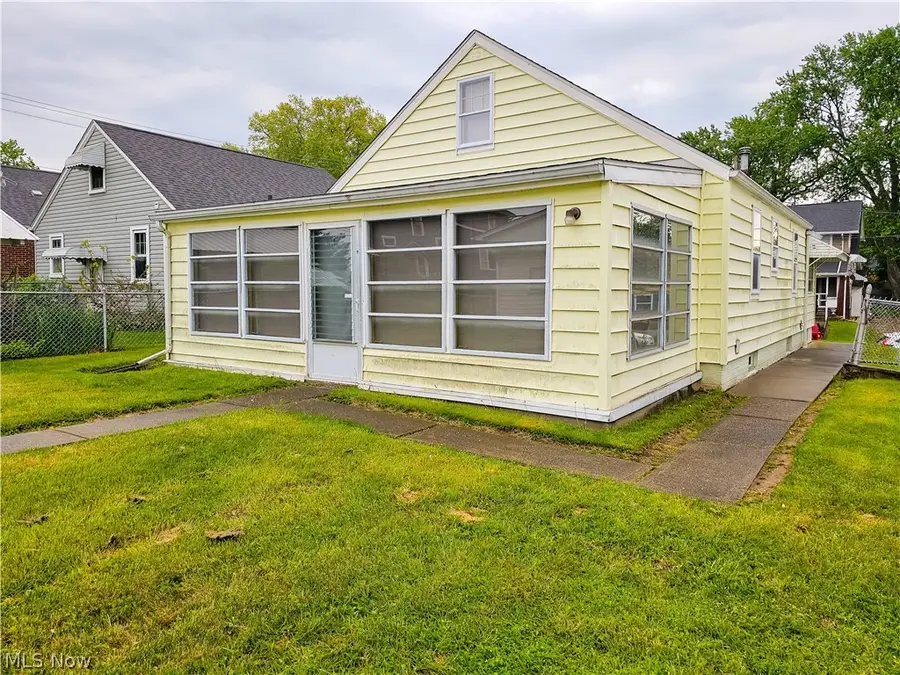 1423 26th Nw Street, Canton, OH 44709 - #2