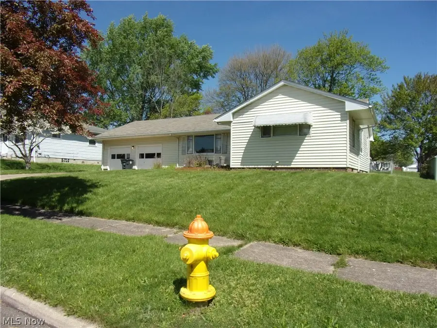687 E Catawba Avenue, Akron, OH 44306 - #2