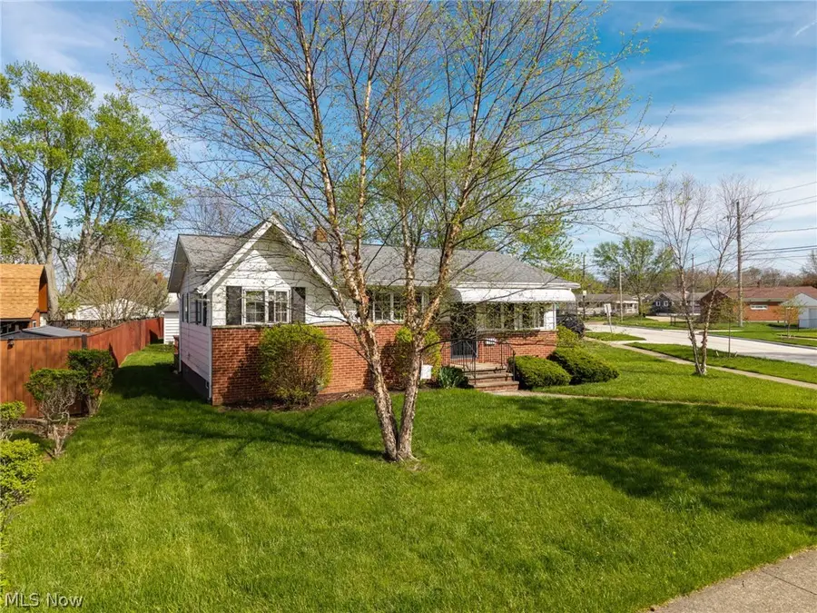 6115 Morrow Drive, Brook Park, OH 44142 - #2