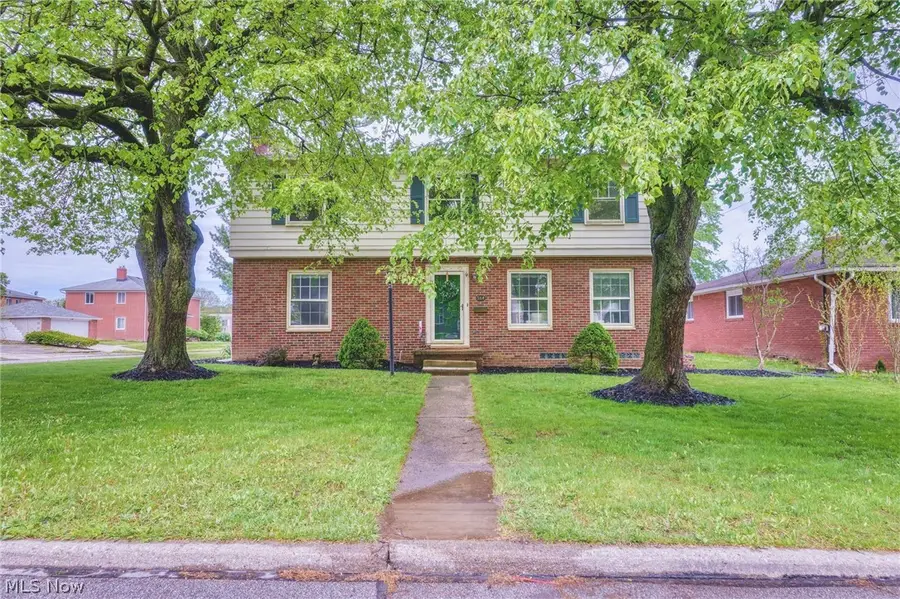 584 N Hawkins Avenue, Akron, OH 44313 - #2