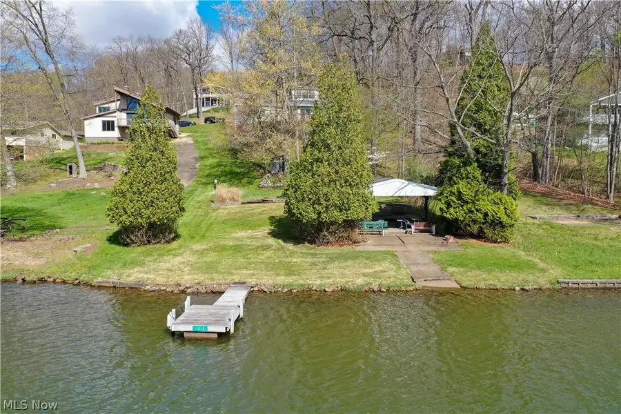 156 W Mohawk Drive, Malvern, OH 44644 - #2