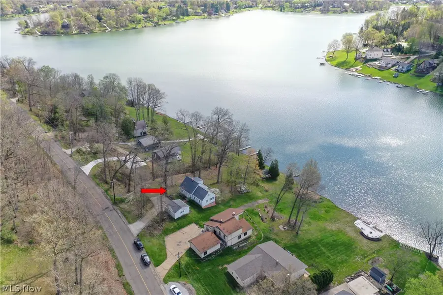 156 W Mohawk Drive, Malvern, OH 44644 - #3