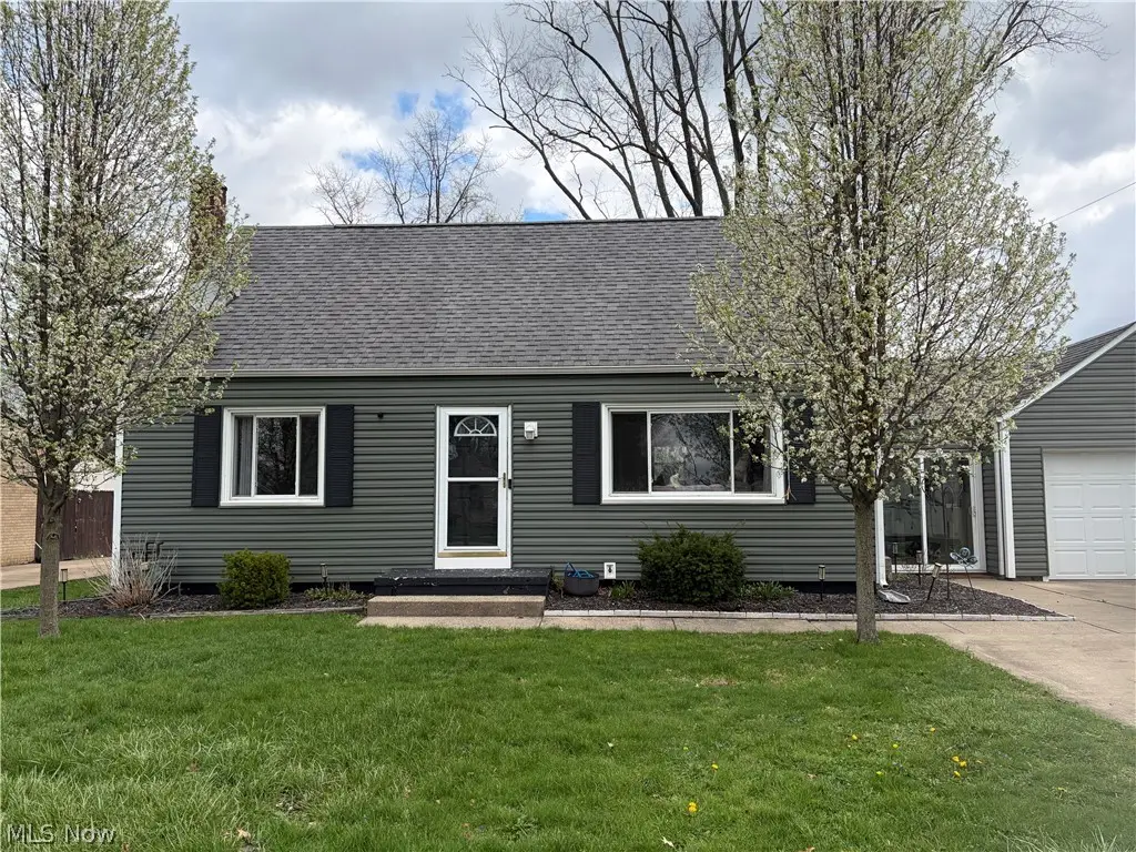4300 Broadway Ne Avenue, Louisville, OH 44641 - #1