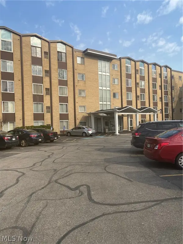 25735 Lorain Road #304, North Olmsted, OH 44070