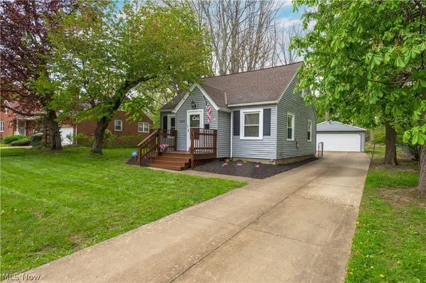 2019 Beverly Hills Drive, Richmond Heights, OH 44143