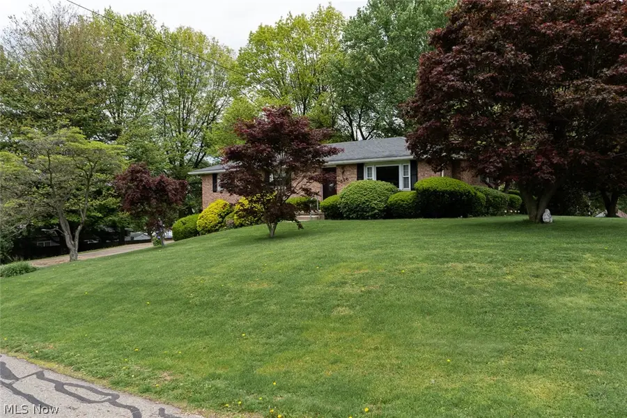 325 Faircrest Sw Street, Canton, OH 44706 - #3