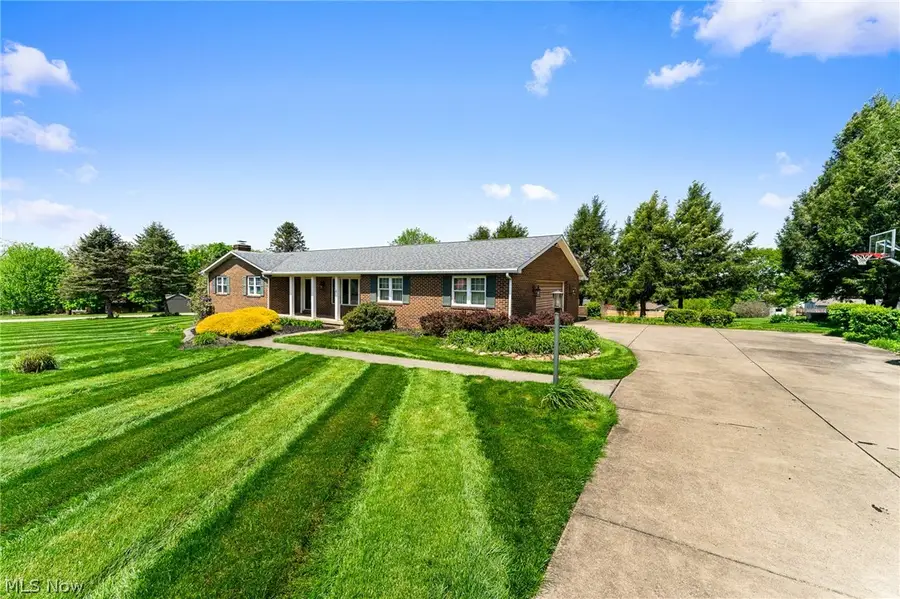 49325 S Park Circle, East Liverpool, OH 43920 - #3
