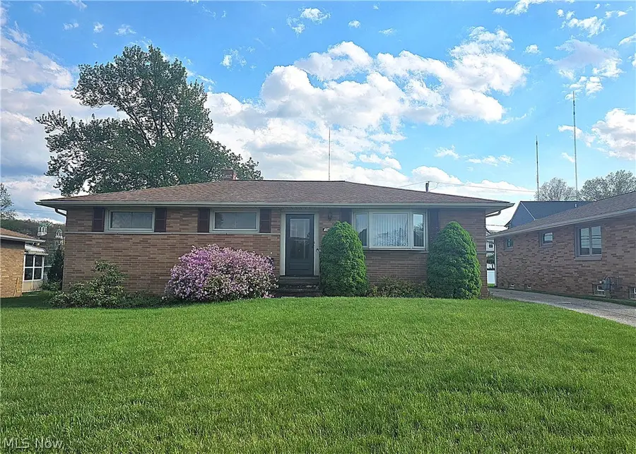 1423 Roanoke Drive, Parma, OH 44134 - #2