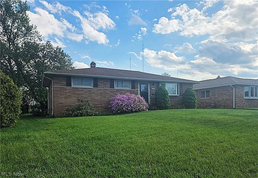 1423 Roanoke Drive, Parma, OH 44134 - #3