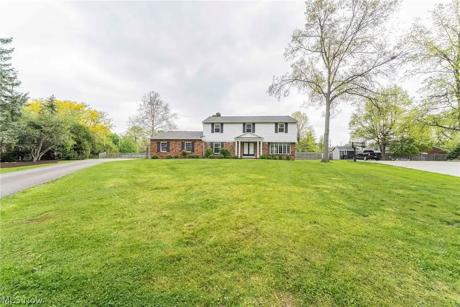 1622 Seven Oaks Drive, Lyndhurst, OH 44124 - #3