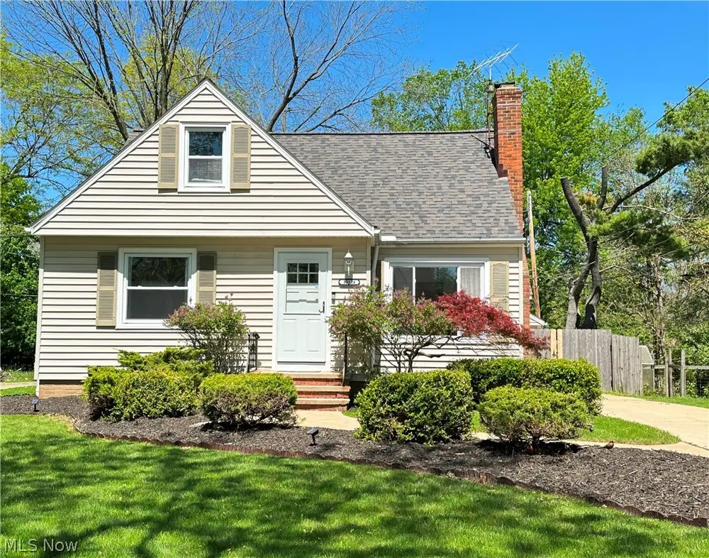 10124 Keswick Drive, Parma Heights, OH 44130 - #1
