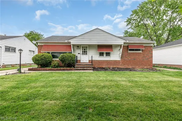 6833 Maplewood Road, Parma Heights, OH 44130
