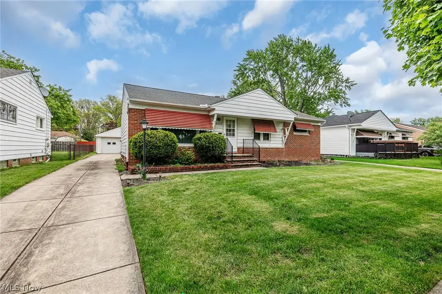 6833 Maplewood Road, Parma Heights, OH 44130 - #2