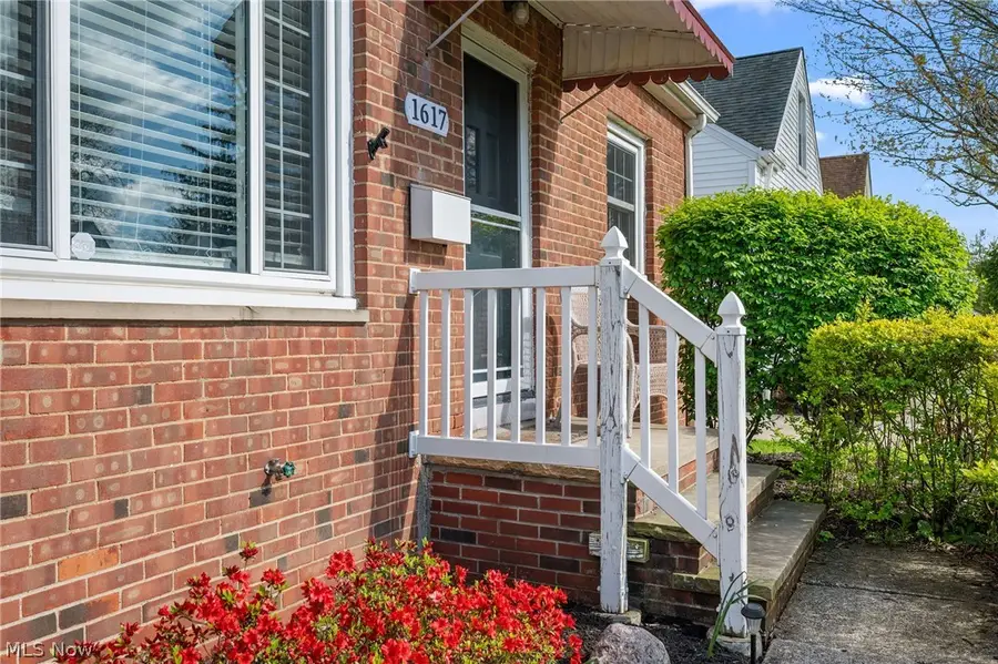 1617 Fruitland Avenue, Mayfield Heights, OH 44124 - #3