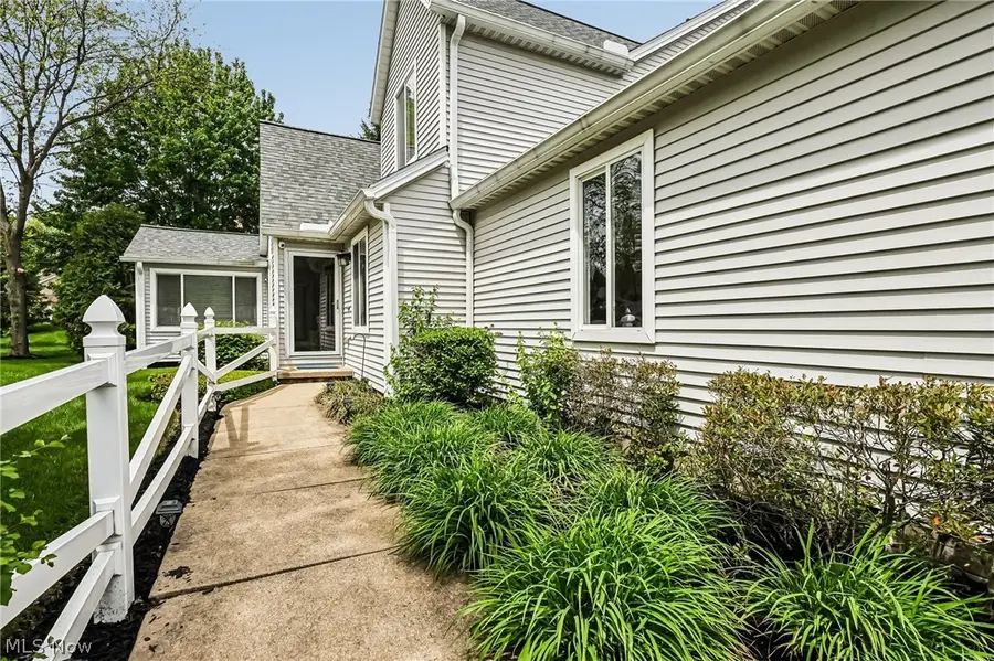 566 Queens Court, Copley, OH 44321 - #3