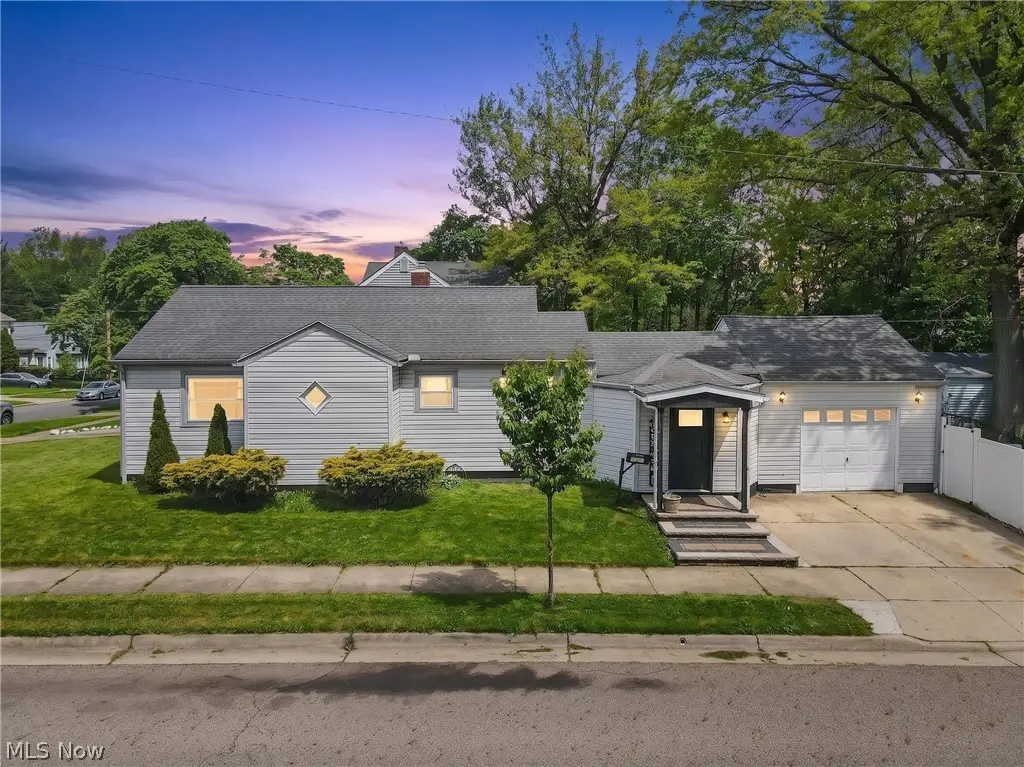 1043 Slosson Street, Akron, OH 44320 - #1