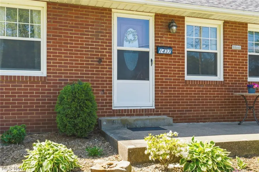 1437 Deville Nw Avenue, Canton, OH 44708 - #3