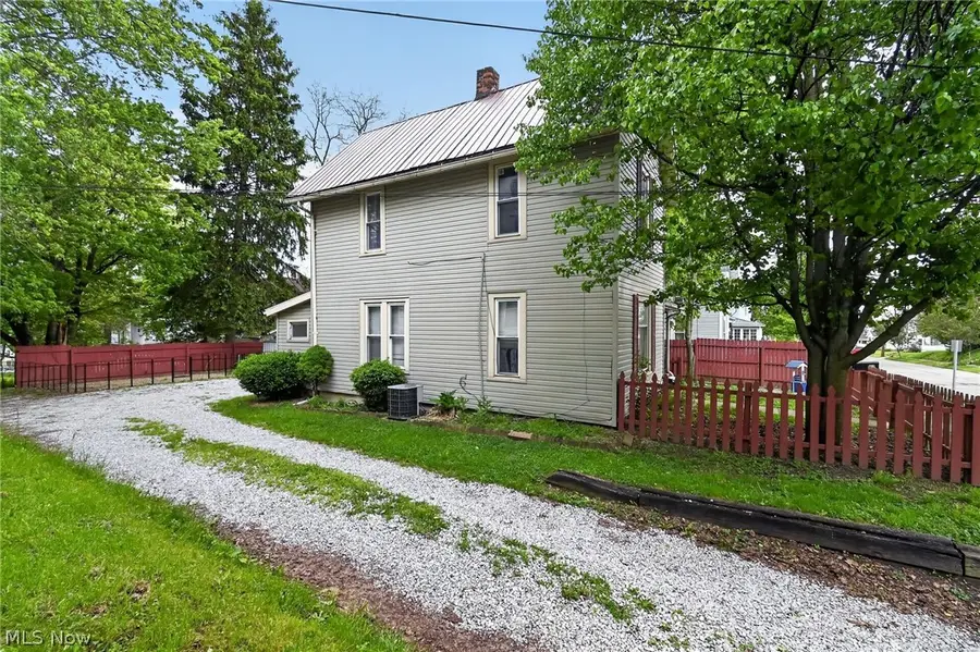 402 Vine Street, Ashland, OH 44805 - #2