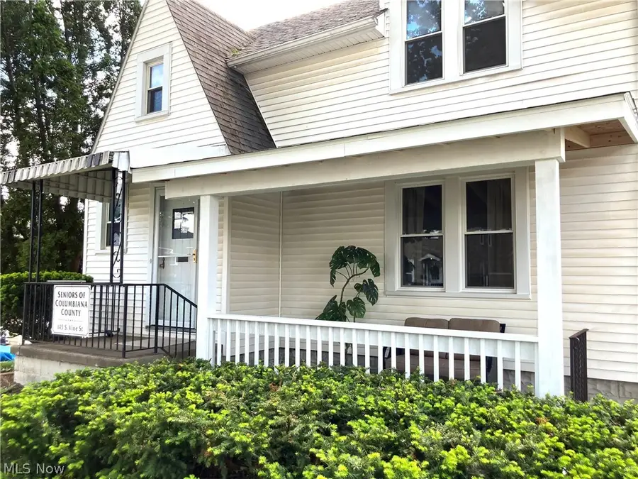 145 S Vine Street, Columbiana, OH 44408 - #2
