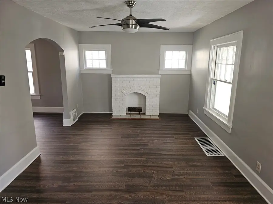 907 14th Ne Street, Canton, OH 44714 - #3