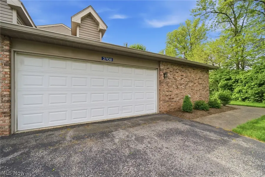 2708 Shakespeare Lane #2708, Avon, OH 44011 - #2