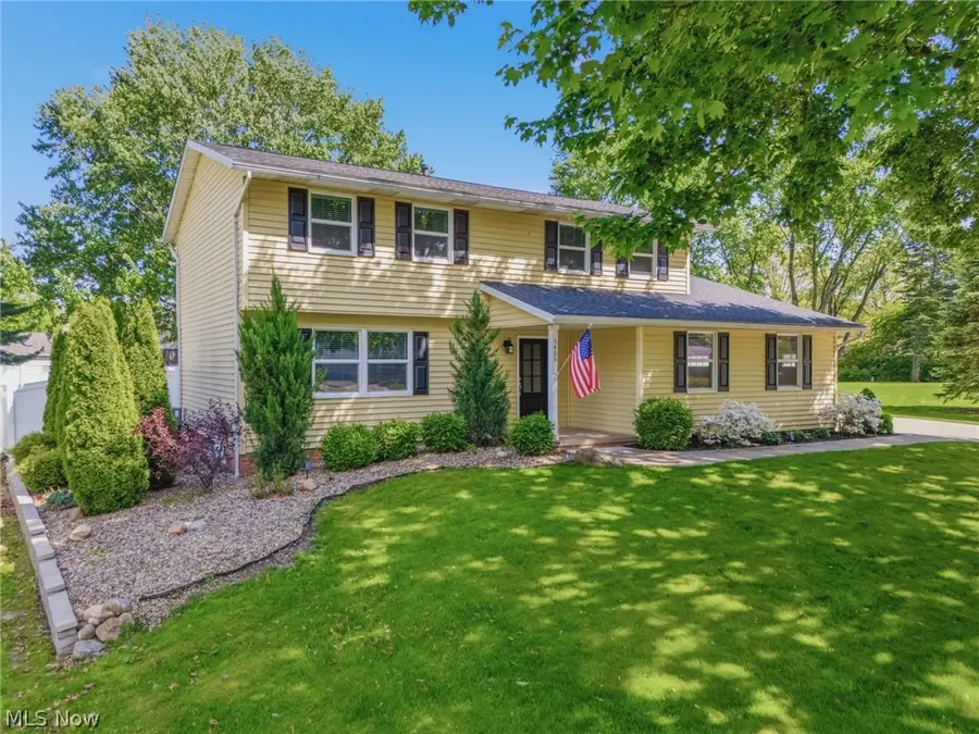 5406 Limerick Nw Avenue, North Canton, OH 44720 - #3