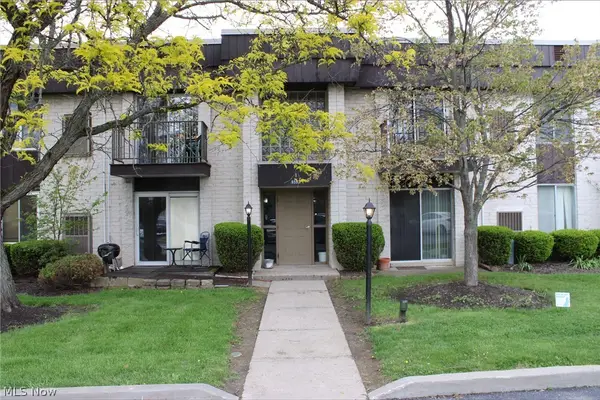 8557 N Akins Road #103, North Royalton, OH 44133