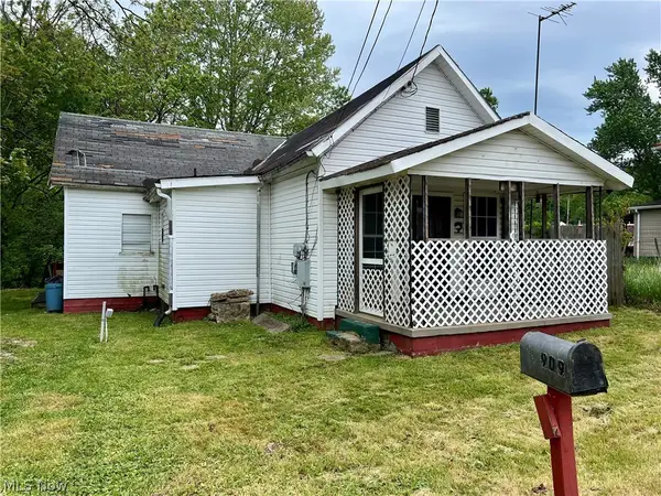909 Lenore Street, Parkersburg, WV 26101