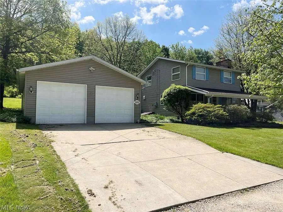 8180 Maple Sw Street, Sherrodsville, OH 44675 - #2