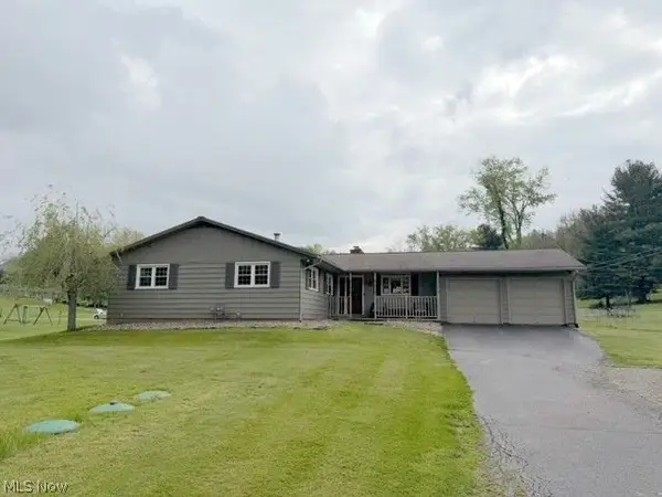 2431 Pleasant Valley Ne Road, New Philadelphia, OH 44663