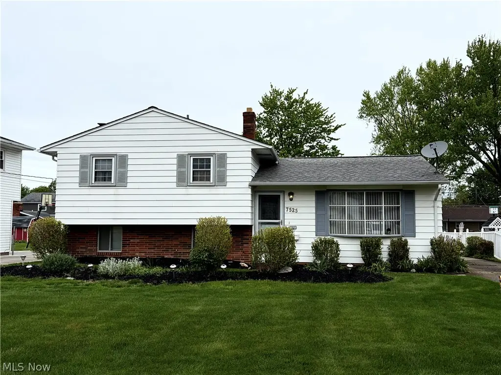 7525 Goldenrod Drive, Mentor On The Lake, OH 44060 - #1
