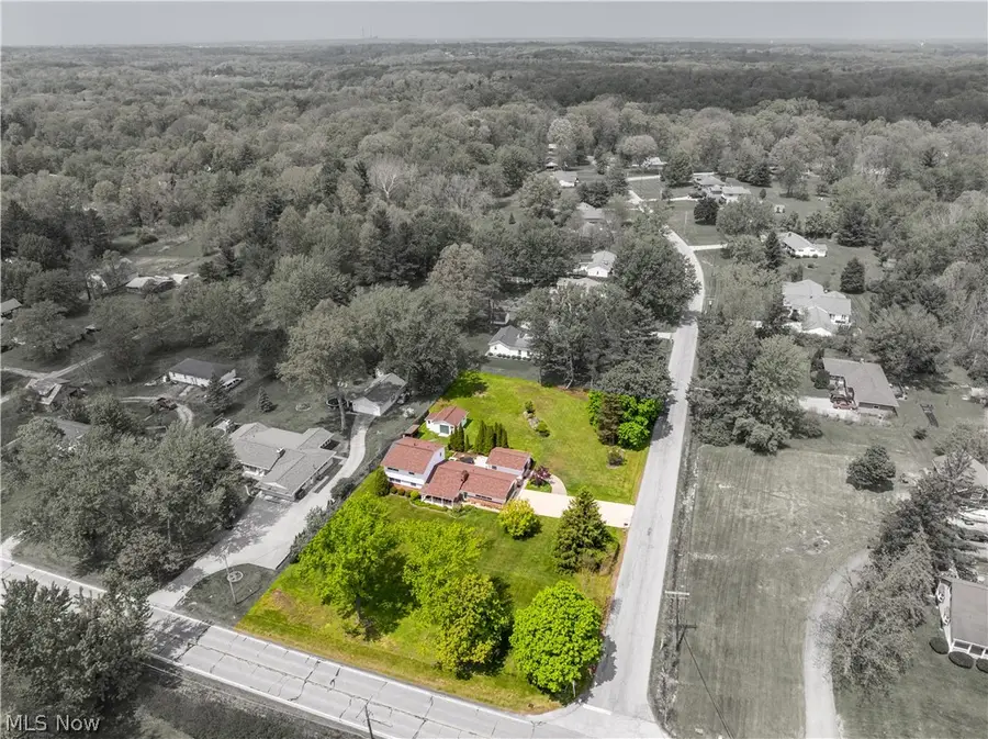 10548 Briar Hill Drive, Kirtland, OH 44094 - #2