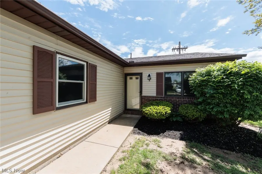 126 Royal Crest Drive #E, Seville, OH 44273 - #3