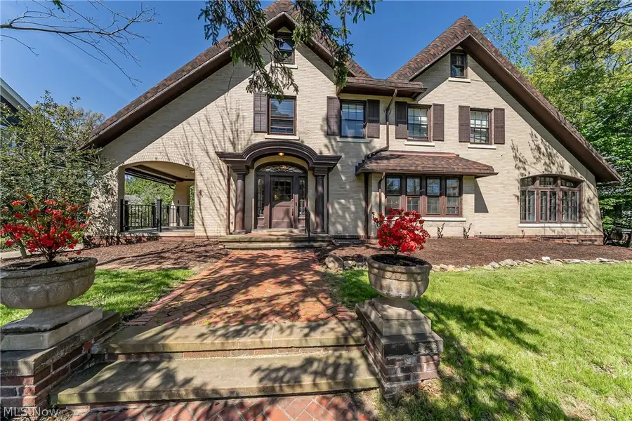 2170 S Overlook Road, Cleveland Heights, OH 44106 - #2