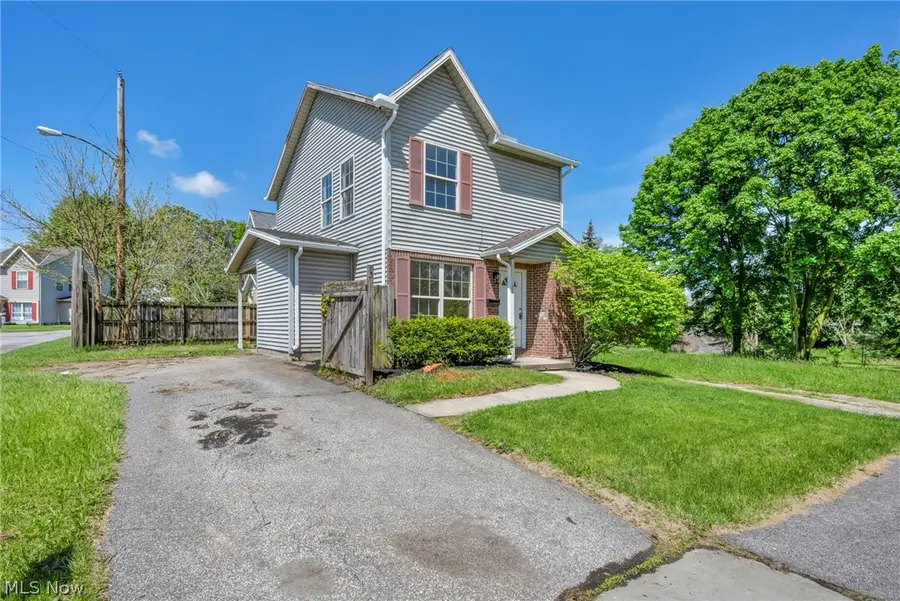 71 Chestnut Street, Elyria, OH 44035 - #3