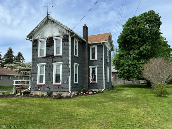 26 Daniels Avenue, Conneaut, OH 44030