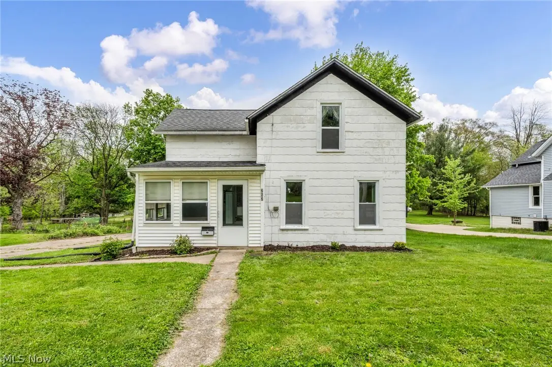 262 E Walnut Street, Wadsworth, OH 44281 - #1