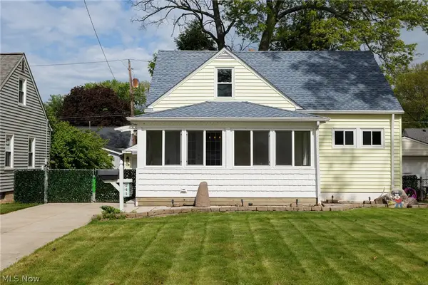 241 Inwood Boulevard, Avon Lake, OH 44012