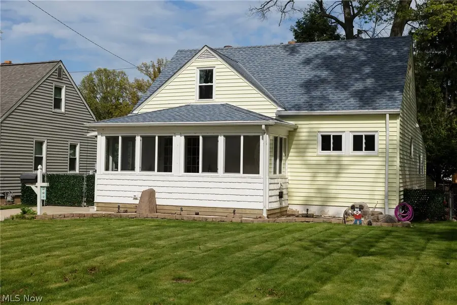241 Inwood Boulevard, Avon Lake, OH 44012 - #2