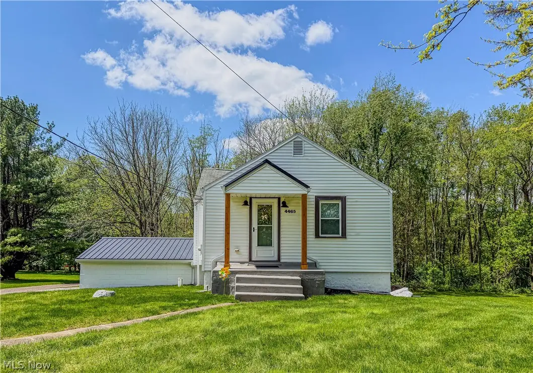 4465 Eastland Ne Avenue, Louisville, OH 44641 - #1